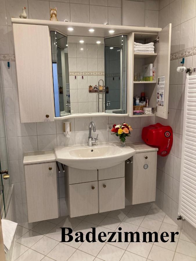 4-Zimmer Kinderfreundliche Ferienwohnung Фрідріхсгафен Екстер'єр фото